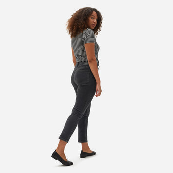 The Curvy Cheeky® Straight Jean | Washed Black | 26.5